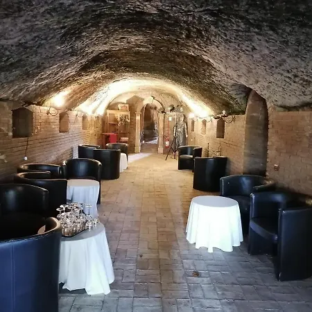 黎莱斯卡斯特隆波齐亚酒店 酒店