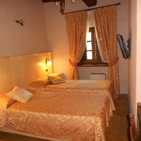 黎莱斯卡斯特隆波齐亚酒店 4*