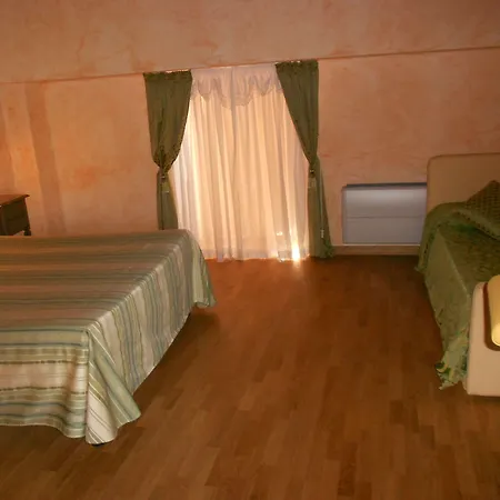 黎莱斯卡斯特隆波齐亚酒店 4* 博恰