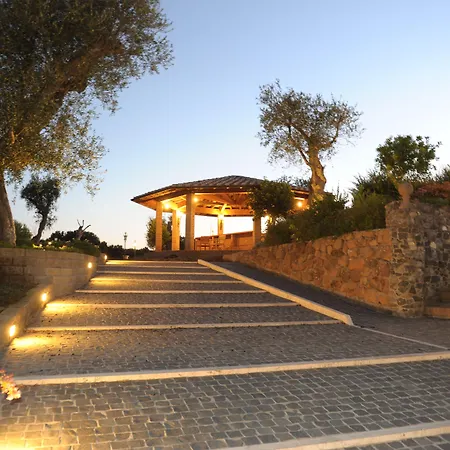 黎莱斯卡斯特隆波齐亚酒店 酒店 4*