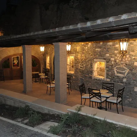 黎莱斯卡斯特隆波齐亚酒店 酒店 4*